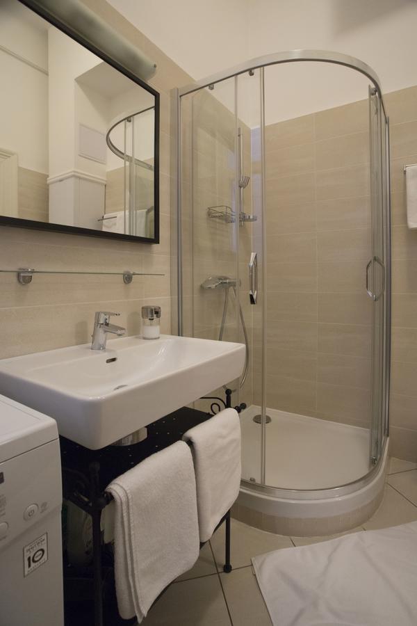Walton Prime Apartment Budapest Bagian luar foto